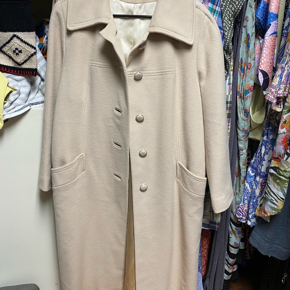 Fabulous vintage cream colored cashmere coat